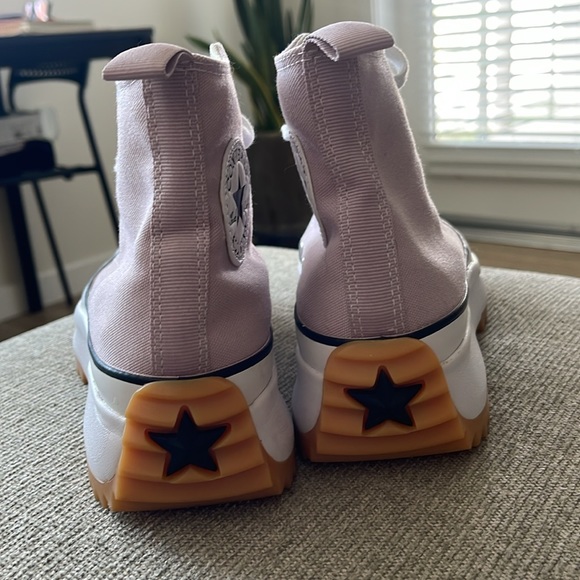 Himalayan Salt Run Star Converse- Size 7 - Picture 4 of 8